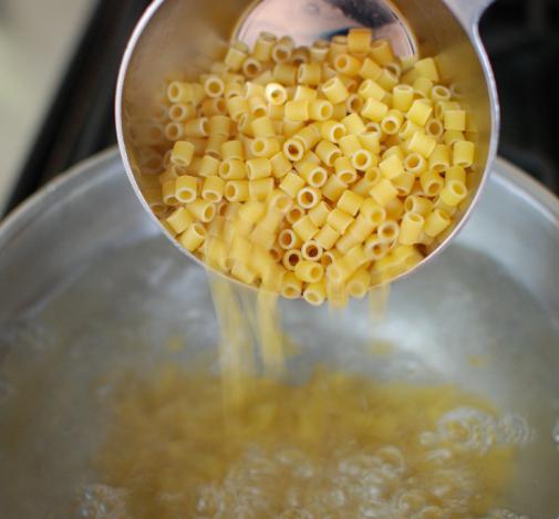 варить макароны в мультиварке поларис